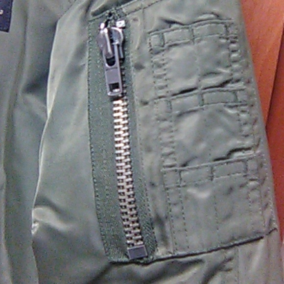 Juicy Couture - Picture 3 of 9